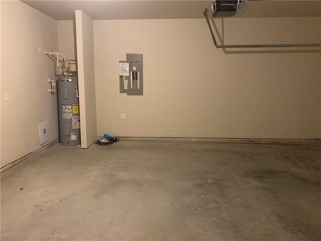 Building Photo - 929 Independence Ave