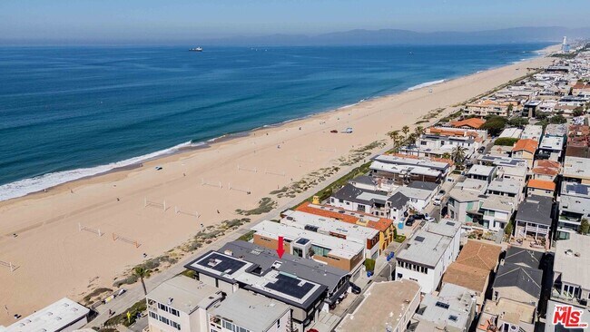 Building Photo - 2308 The Strand