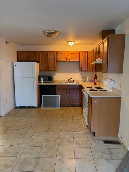 Building Photo - 7 Market Ln