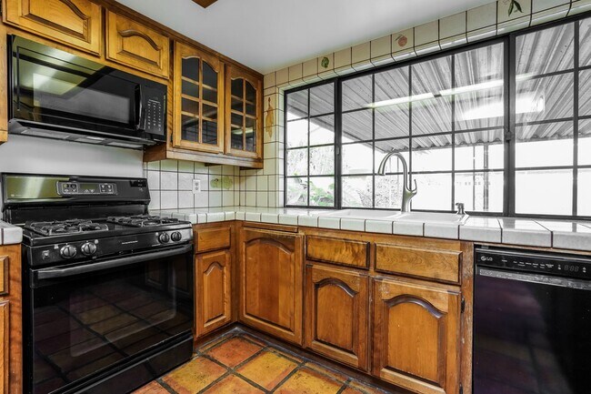 Building Photo - LA PALMA  4BR/2.5BA +FAMILY ROOM  BEST PRICED HOME IN AREA