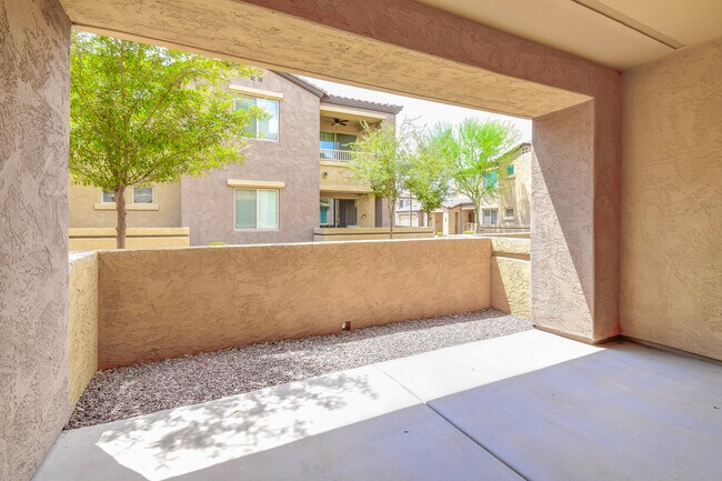 Building Photo - 250 W Queen Creek Rd