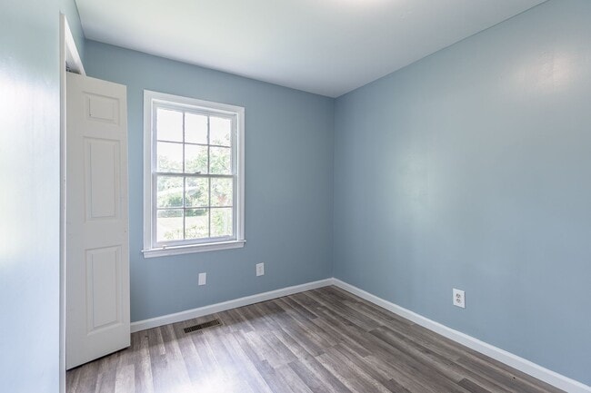 Building Photo - A Haven of Comfort and Convenience