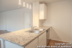 Building Photo - 1110 Andean Emerald
