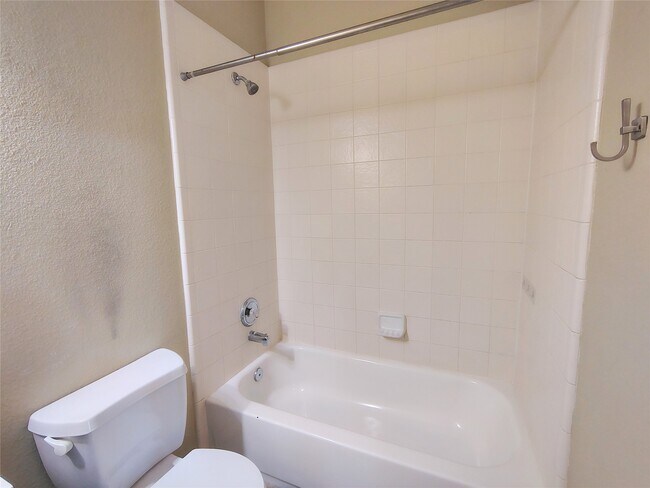 Building Photo - 6334 Richland Hills Dr