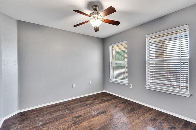 Building Photo - 12420 Sky Harbor Dr