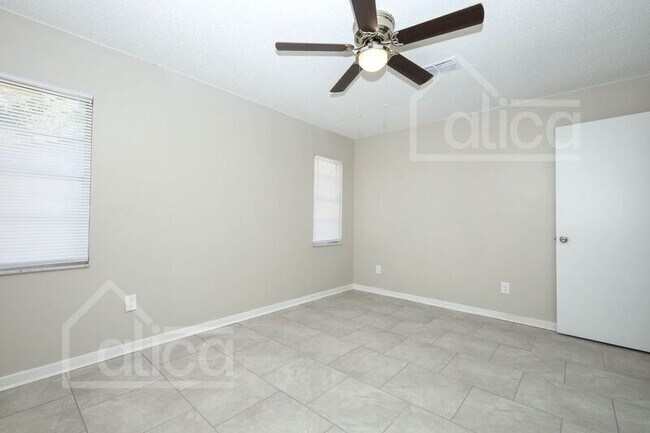 Building Photo - 4006 Luan Dr