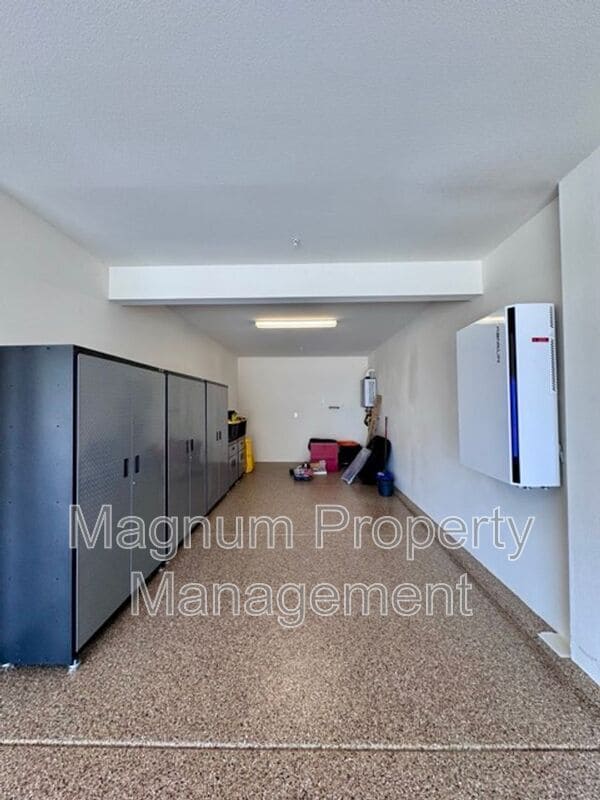 Building Photo - 25181 Desert Sage Dr