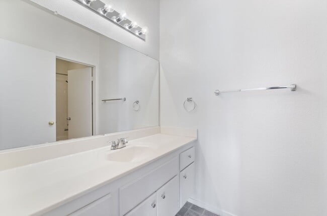 Building Photo - Charming Henderson Condo in Gated Community with Pool Access!