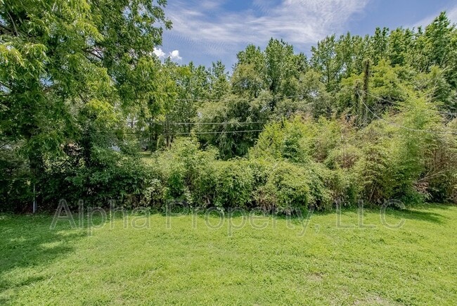 Building Photo - 115 4th St