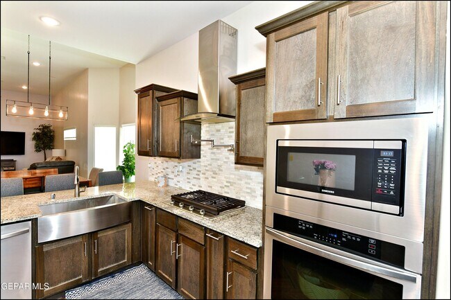 Building Photo - 2225 Tierra Delmonte Dr