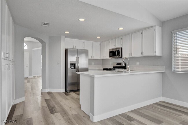 Building Photo - 4528 Rodman Dr