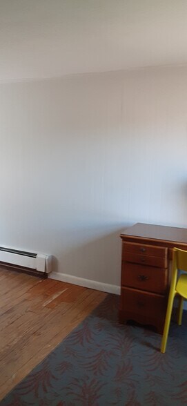 Building Photo - 992 Broad Ln