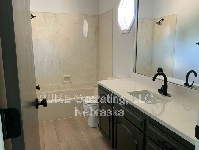 Building Photo - 15527 Mason Cir