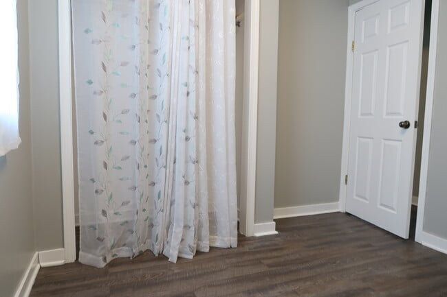 Building Photo - 40 58th St SE