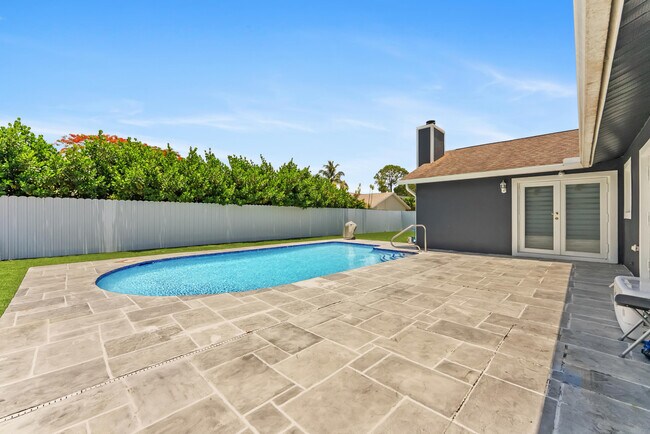 Building Photo - 112 Parkwood Dr