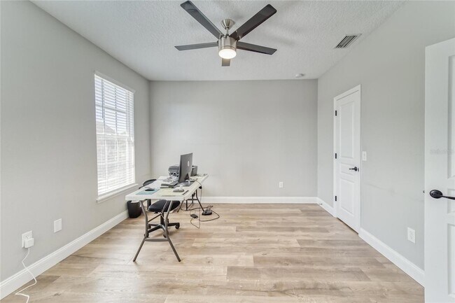 Building Photo - 5225 Brighton Shore Dr