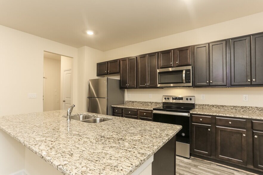 Building Photo - 215 Hamilton Pointe Dr