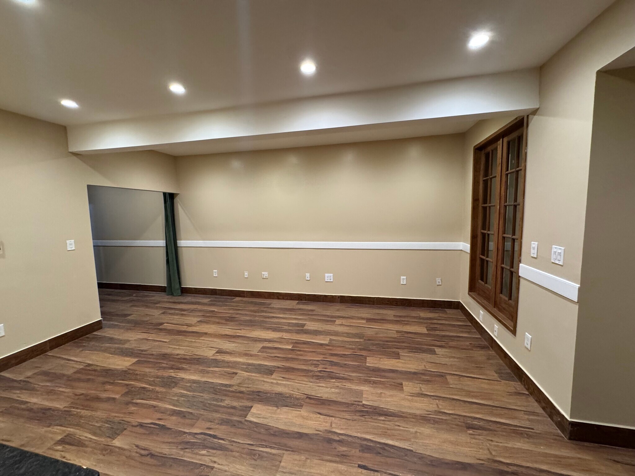 Living room - 817 6th St NW