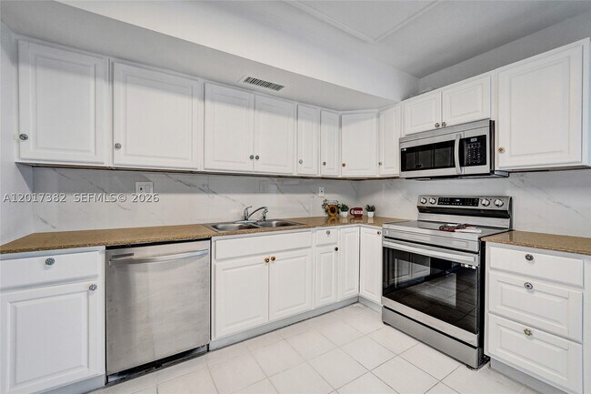Building Photo - 1600 S Ocean Dr