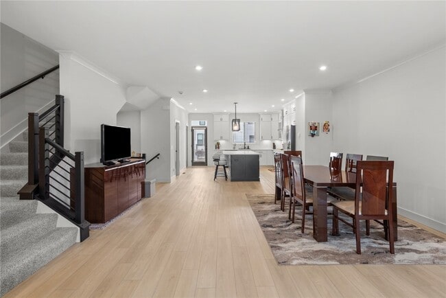 Building Photo - 16505 Honey Locust Dr