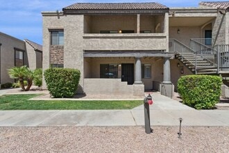 Building Photo - Prime poolside corner 2 bedroom 2 bath condo located in the Bella Vita complex.