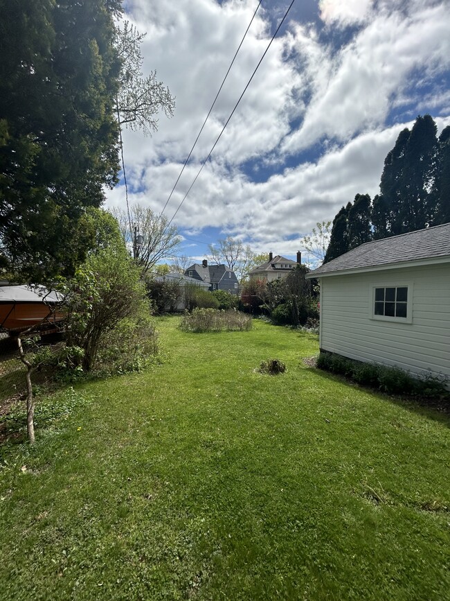 Building Photo - 30 Dyson St