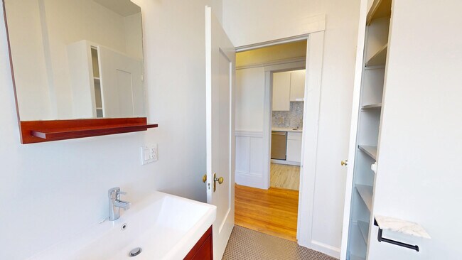 Building Photo - 1046 Mason St