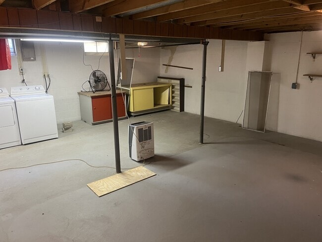 Building Photo - 4281 Middle Urbana Rd