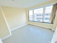 Building Photo - 77 Bank St