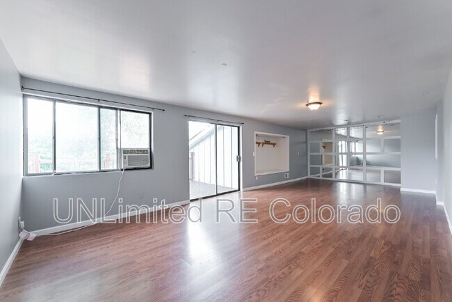 Building Photo - 12132 E Amherst Cir