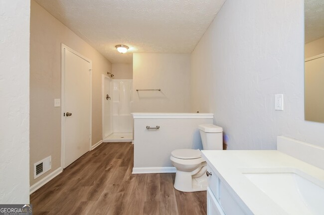 Building Photo - 479 Mill Ln
