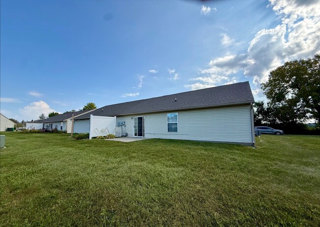 Building Photo - 320 Woodberry Dr