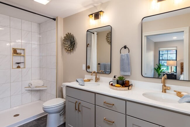 Building Photo - 2107 Aikman Dr