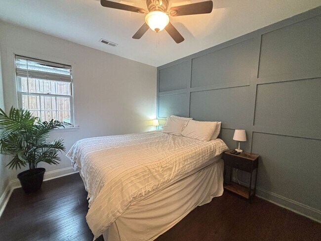 Building Photo - Available July 9th. FULLY FURNISHED 3 BR i...