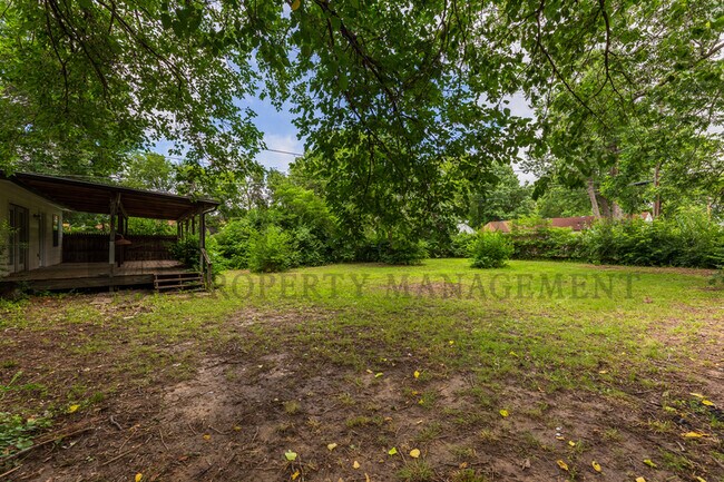 Building Photo - 3236 S Handley St