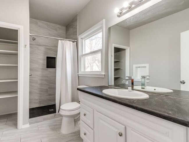 Building Photo - Renovated 3-bedroom, 2-bath home located in the heart of Edmond!