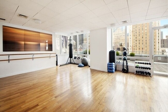 Building Photo - 247 W 46th St