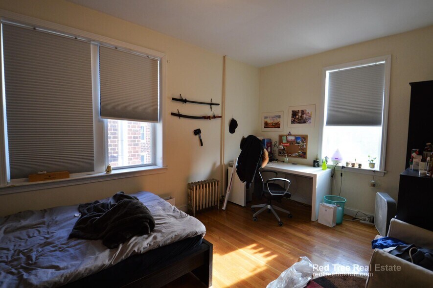 Building Photo - 56 Egmont St