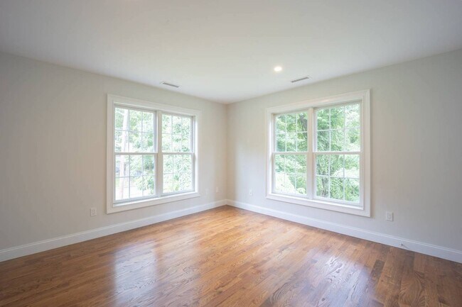 Building Photo - 1 Kewanee Rd