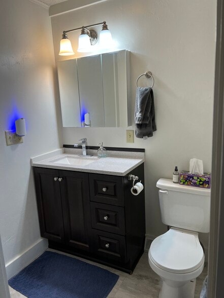 Building Photo - 401 Hemlock St