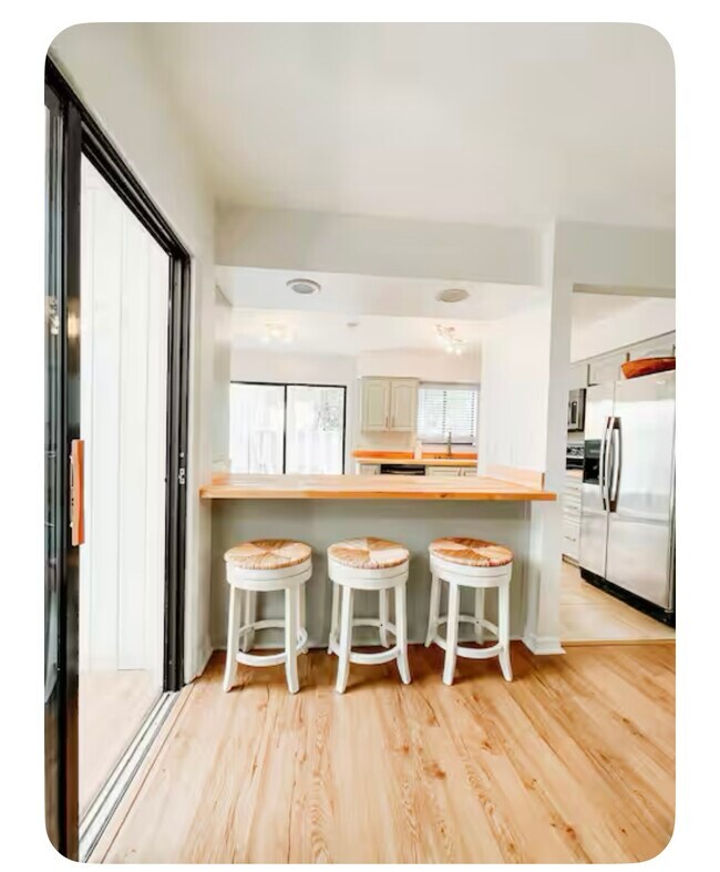 Building Photo - 4402 Sea Cove