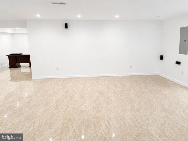Building Photo - 12489 Pfitzner Ct