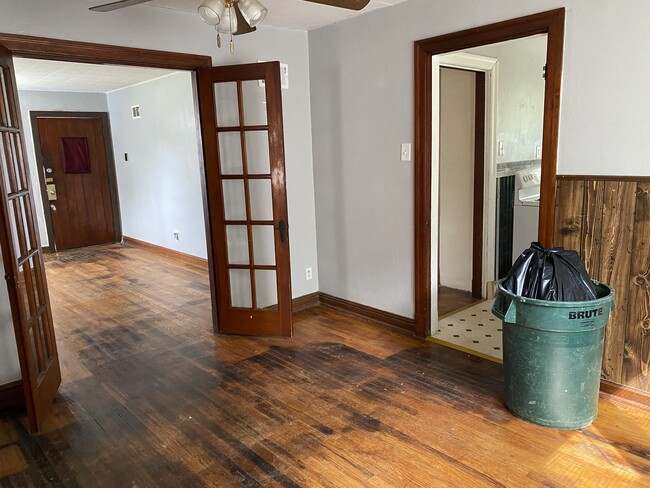 Building Photo - 226 Henquin Dr