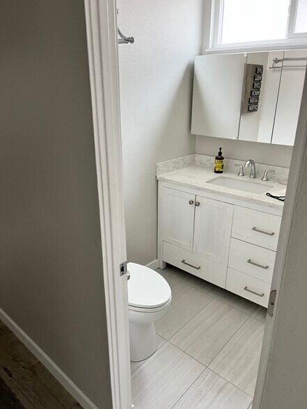 Building Photo - 208 30th St