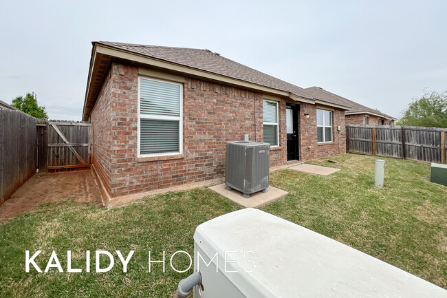 Building Photo - 737 Christian Ln