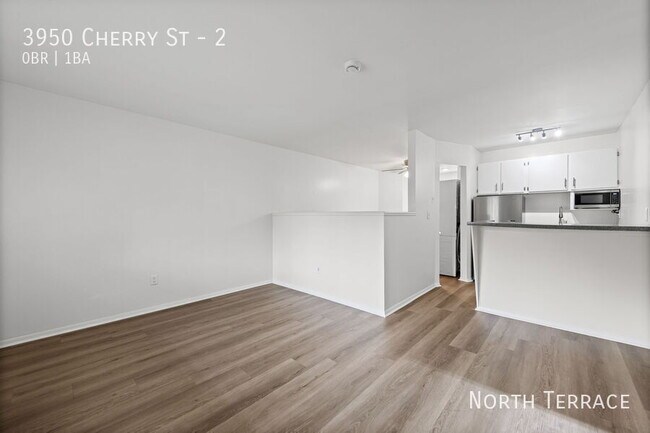 Building Photo - 3950 N Cherry St