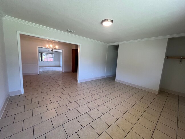 Building Photo - Charming 4-Bedroom Brick Home on Spacious ...