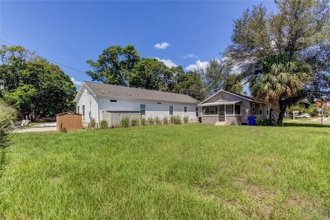 Building Photo - 1800 12th Ave S