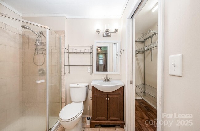 Building Photo - 6118 S Rocky River Rd