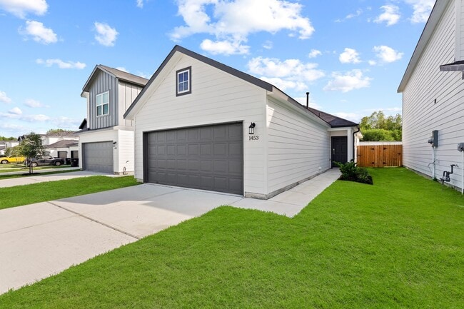 Building Photo - 1424 Acorn Mdw St